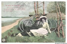 CAR-ADRP14-0708-CYCLING - bicycle couple - boulogne wood