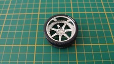 Roue jante tuning et pneu toyo tires arrière miniature sans marque 1/18 #B81