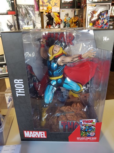 Marvel collection statue - marvel,