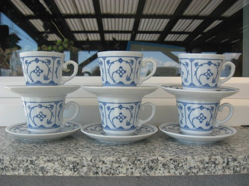 Tasses avec soucoupe - 6,