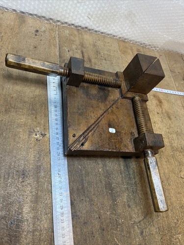 Ancien outil presse étau à - outil,