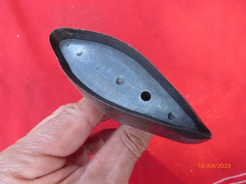 Emporte piece outil ancien - piece,