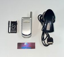 Téléphone GSM Motorola V50 +