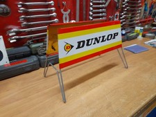 ancien presentoir a pneus