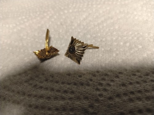 Petites étoiles dorées pour