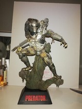 sideshow predator  Figurine