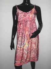 BELLE ROBE KARISMA DANS LES TONS ROUGE A MOTIF FINE BRETELLE TAILLE SMALL