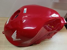 UN RESERVOIR ROUGE ORIGINE