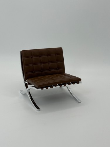 Scale barcelona chair - scale,