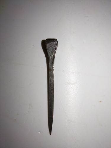 Clous anciens tête carré - ,