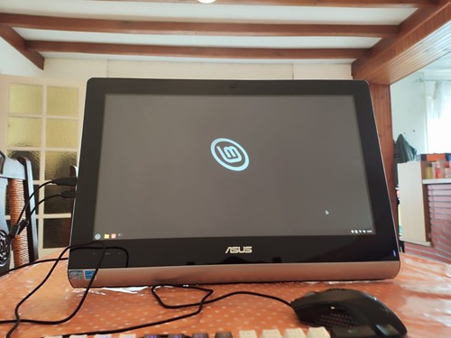 Bureau tout en un - bureau,
