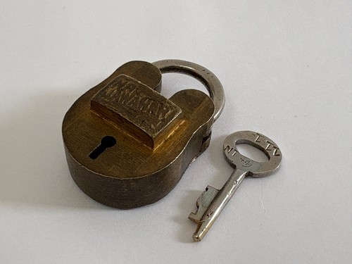 Cadenas ancien laiton - en, avec
