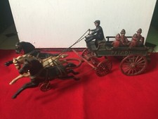 Jouet, calèche tirée par des pompiers