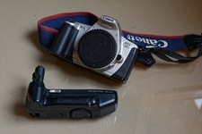 Appareil photo reflex argentique Canon EOS 300 35 mm + battery pack 200