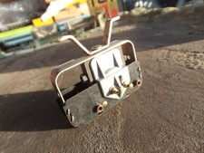 Hornby trolley, brush holder flasks + full shape magnet + VGC VGC 9201