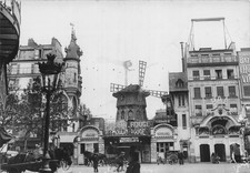 75 PARIS LE MOULIN ROUGE