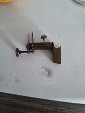 Outil à poser les cylindres