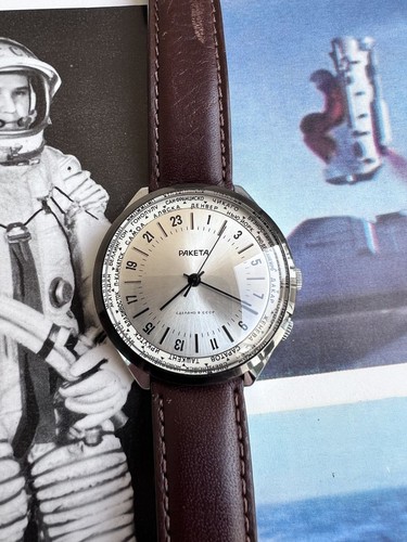 Montre raketa villes - montre, monde