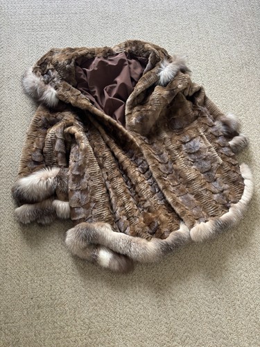 Très beau manteau fourrure - très,