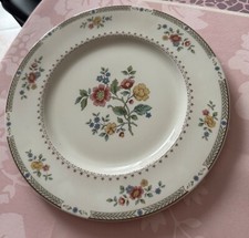 Assiette plate Royal Doulton