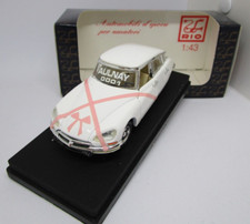 AU566 RIO 1/43 1:43 CITROEN DS21 AULNAY 0001 1973  BLANC AVEC NOEUD ROSE SL093