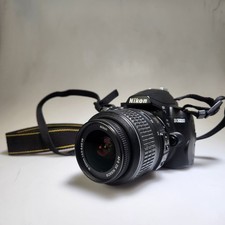 READ - Nikon D3000  12.3 MP