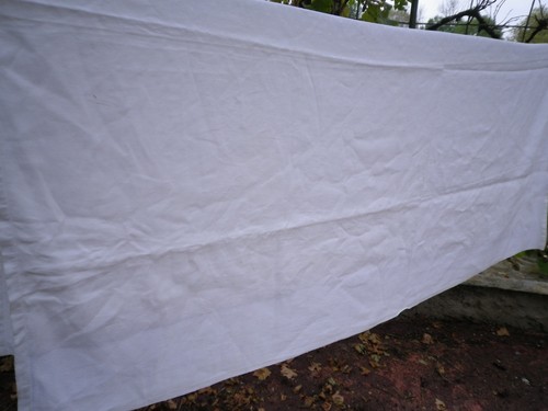 Une nappe blanche lin - une,