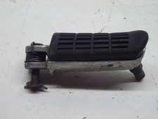 repose pied avant droit de