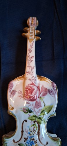 Beau violon faience peint - en, faience-peint