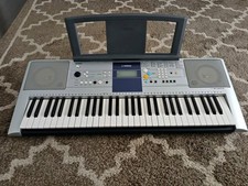 Yamaha PSR-E323 Keyboard, Silver, 61 Keys 