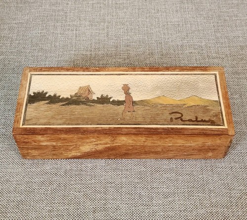 Boîte bois gravé décor - boîte,