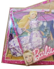 année 2012 👗 vêtement  BARBIE + accessoires  👠👜
