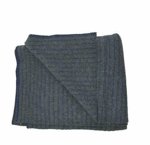 Couverture gris bleu - gris, rayure