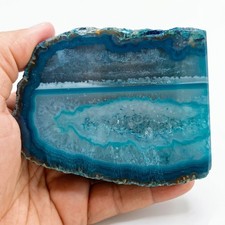 Spécimen minéral agate bleue