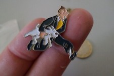 pin s pin badge TINTIN ET MILOU running drive comic