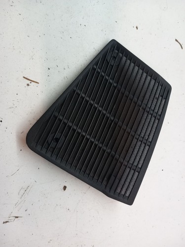 Grille haut parleur gauche - haut,