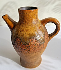 Petite cruche en grès brun
