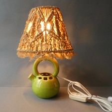 lampe en céramique et abat