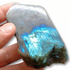 Labradorite 102 g Madagascar