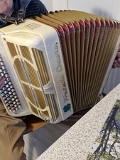 accordéon chromatique Marque