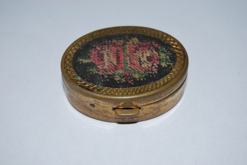 Ancienne petite boite - ancienne,