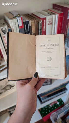 Ancien livre religieux