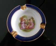 Cendrier en porcelaine émaillée-scène de genre numéroté 409-Collection-vitrine