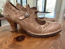 Neosens 38 Tooled Brown Leather Mary Janes Spool Heel