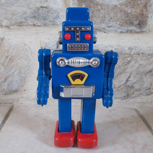 Ancien robot tôle - en,