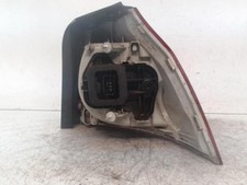 Feu arriere principal gauche