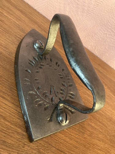 Beau fer repasser - ancien,