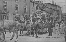 Old postcard 38 Cavalcade de Voiron / Char de la Ruche