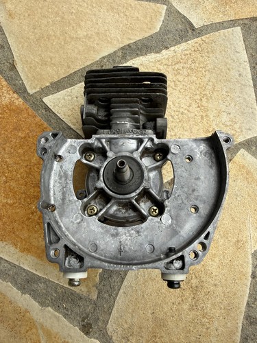 Cylindre piston bas moteur