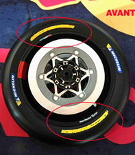 Stickers x4 Liserets de Pneus pour  Altaya 1/4 Ducati Desmosedici à découper